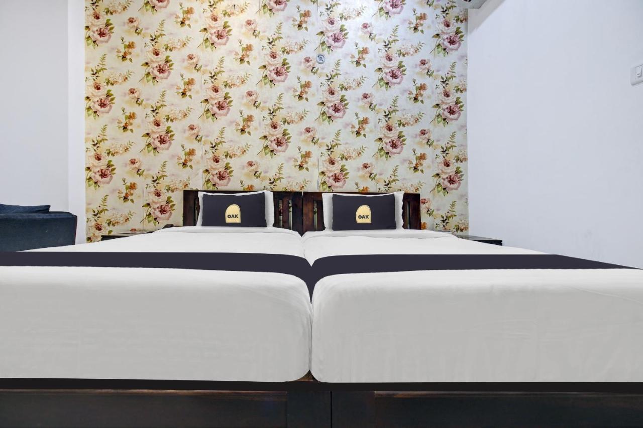 Townhouse Oak 46940 Hotel Vrindavan Sultanpur  Экстерьер фото