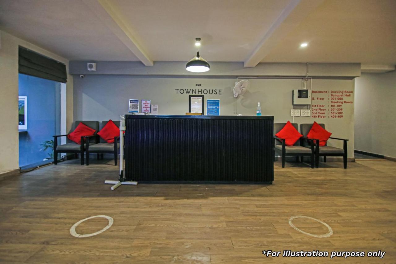 Townhouse Oak 46940 Hotel Vrindavan Sultanpur  Экстерьер фото